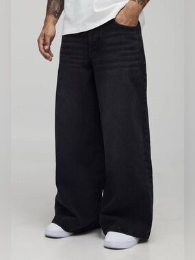boohooMAN
Super Baggy Rigid Washed Jeans